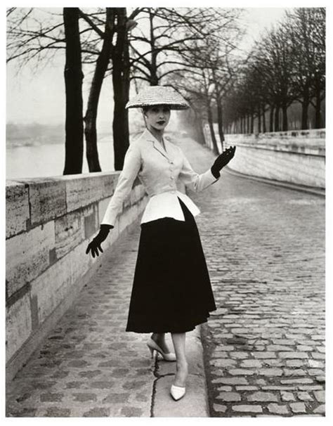 dior's new look 1947 dress coat|christian Dior 1947 fashion style.